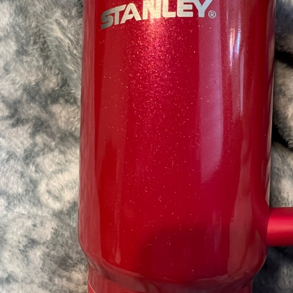 Stanley 30oz elf collection Christmas tumbler - Picture 5 of 7